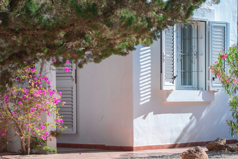 Villa Exclusiva en Venta en Formentera – Gran Parcela y Proyecto de Ampliación